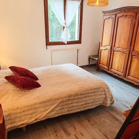 Maison Calme Avec Terrasse Σπίτι διακοπών *